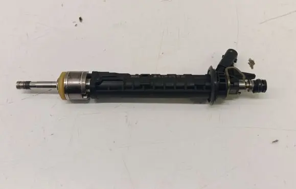 Mercedes-Benz C W206 Fuel injector A2540701500