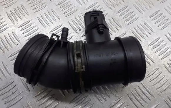 Audi A2 Air intake hose/pipe 8Z0133356