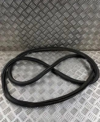 Audi Q7 4M Front door rubber seal 4M0831721A