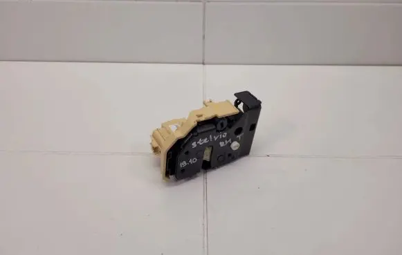 Alfa Romeo Stelvio Rear door lock 50535378