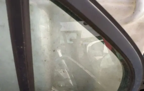 Mitsubishi Carisma Rear vent window glass 