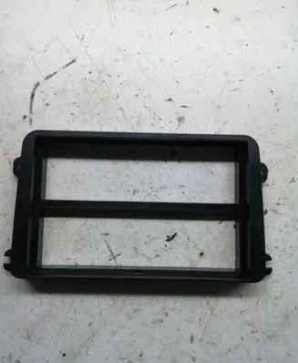 Volkswagen Touran I Radio/GPS head unit trim 