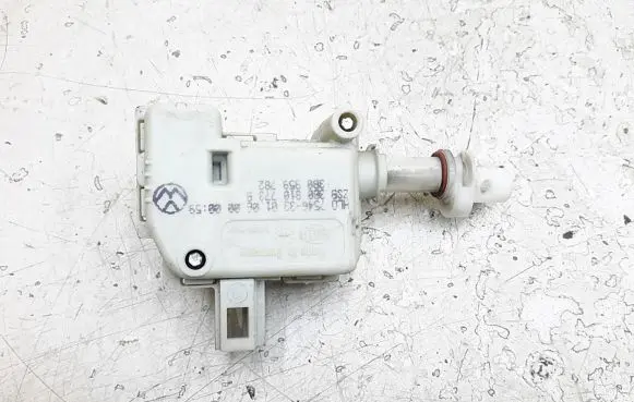 Volkswagen PASSAT B5.5 Central locking motor 