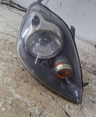Ford Fiesta Headlight/headlamp