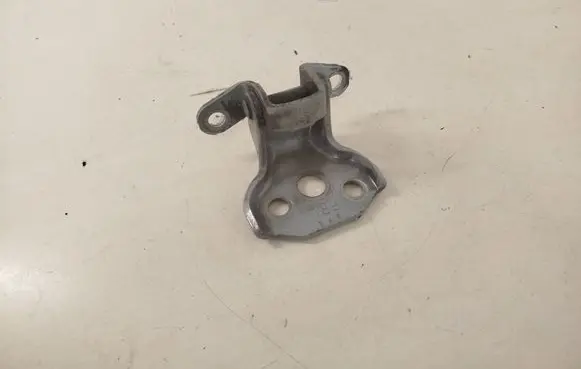 Subaru Outback (BS) Front door lower hinge 