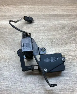 BMW 5 E39 Tailgate/trunk/boot lock/catch/latch 8384069 8238469