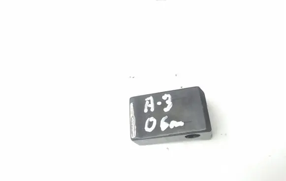 Audi A3 S3 A3 Sportback 8P Fuel Injector clamp holder