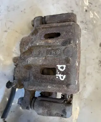 Peugeot 4007 Front brake caliper