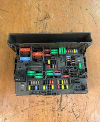 BMW 3 E92 E93 Fuse module 9119444