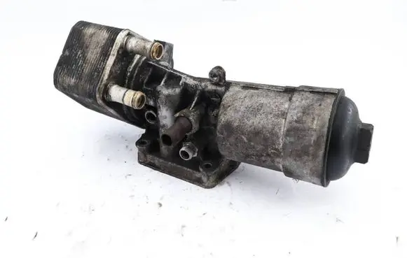 Volkswagen PASSAT CC Oil filter mounting bracket 045115389H 038117021D
