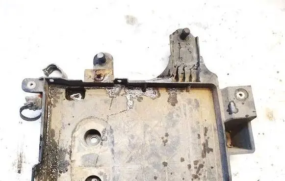 Mitsubishi Colt Battery box tray 