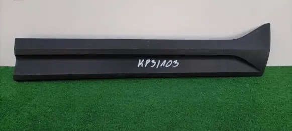 Volvo XC40 Front door trim (molding) 31448317