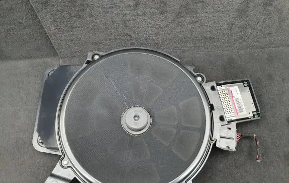 Audi A8 S8 D3 4E Subwoofer speaker 4E0035412D
