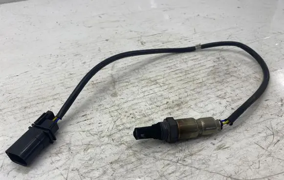 Volkswagen PASSAT B8 Lambda probe sensor 04L906262A
