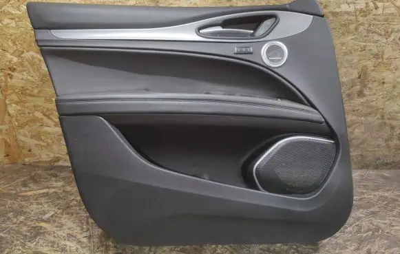 Alfa Romeo Stelvio Front door card panel trim 156197062 530102832010