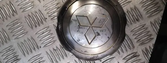 Mitsubishi Pajero Sport I Original wheel cap mb816581