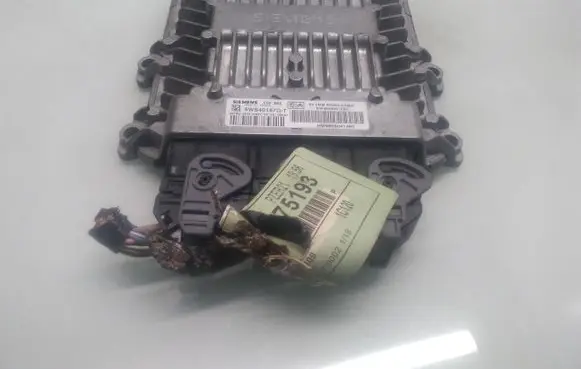 Peugeot 407 Engine control unit/module 5WS40167DT