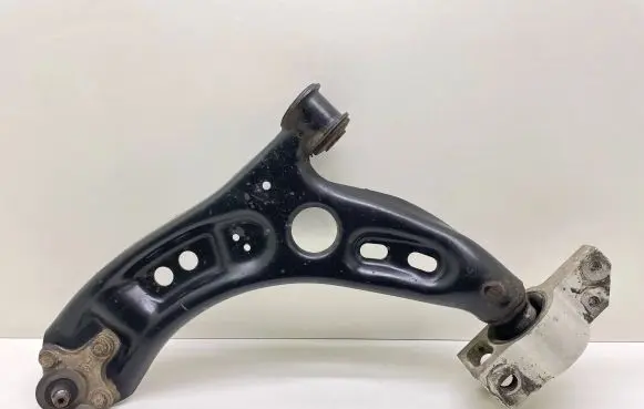 Volkswagen Tiguan Front lower control arm/wishbone 3C0199231E 608282284