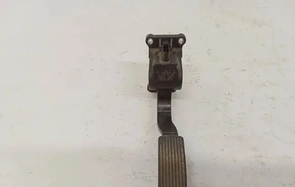 Mercedes-Benz Vito Viano W447 Accelerator throttle pedal A9063000304 0280755025 ZGS013Q018