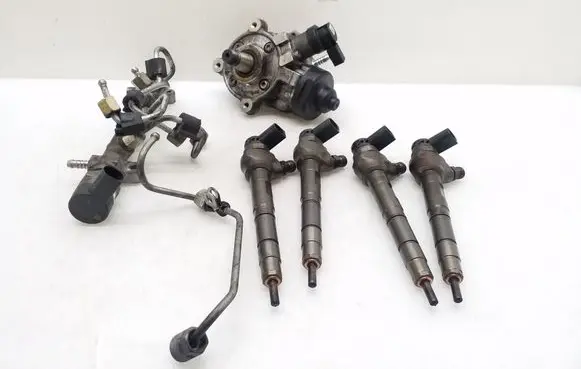 Audi A3 S3 8V Fuel injection system set 04L130277G 0445110477 04L089B