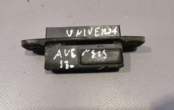 Toyota Avensis T270 Tailgate opening switch 