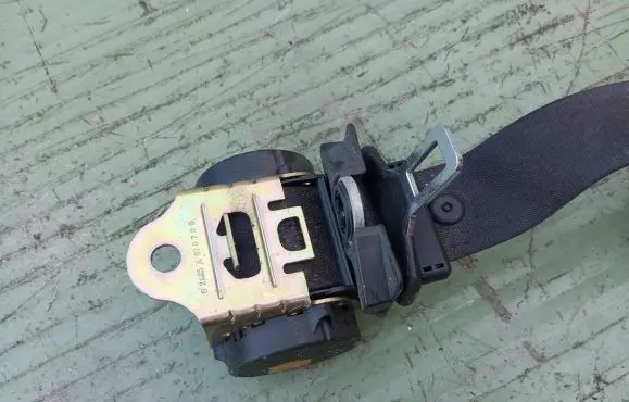 Mini Cooper Rear seatbelt 7055962 530101002 0430048