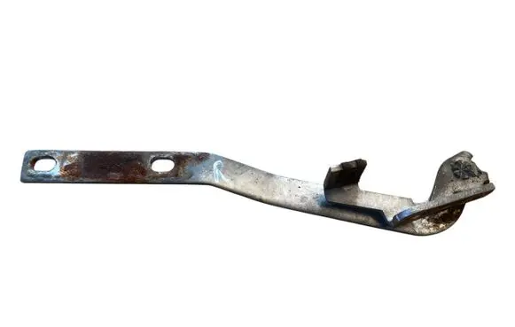 Engine bonnet/hood hinges