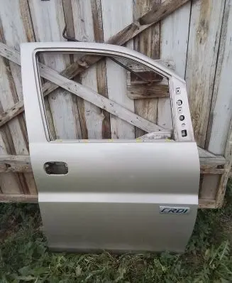 Hyundai H-100 Front door