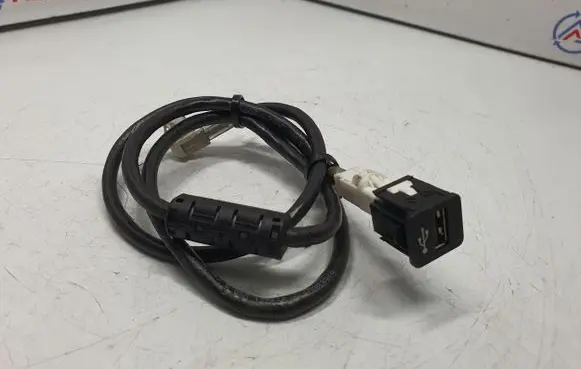 BMW 3 G20 G21 USB socket connector 9229294 84109229294