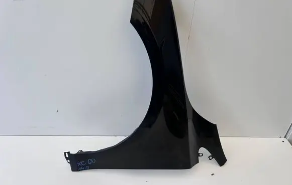 Volvo V40 Fender