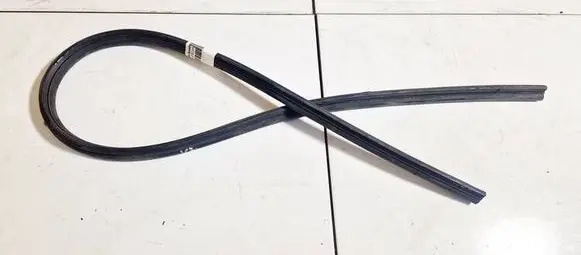 Mercedes-Benz Vito Viano W639 Engine compartment rubber 