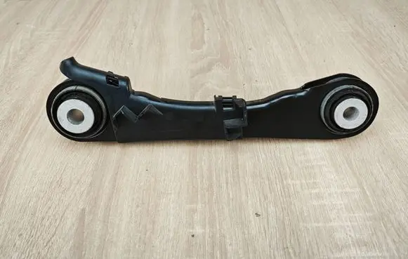 BMW 8 G16 Rear upper control arm/wishbone 6867537