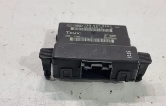 Volkswagen Golf V Gateway control module 1K0907530C