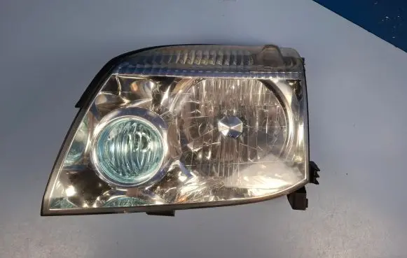 Nissan X-Trail T30 Headlight/headlamp
