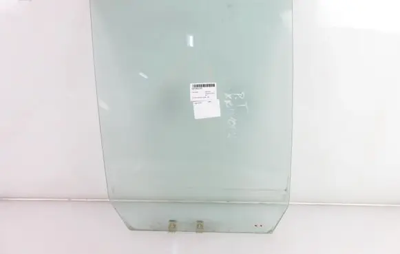 Suzuki Grand Vitara I Rear door window glass 
