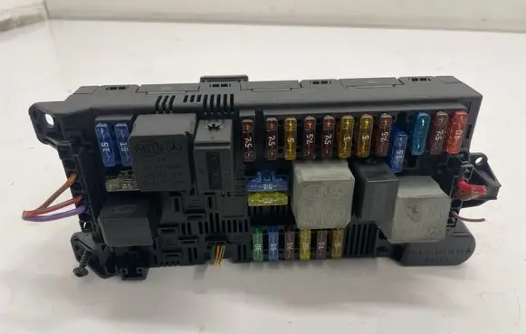 Mercedes-Benz E W211 Fuse module A2115454201