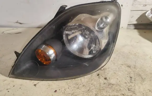 Ford Fiesta Headlight/headlamp 6s6113w030