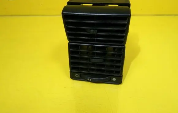 Audi 80 90 S2 B4 Dashboard side air vent grill/cover trim 8A1820901A