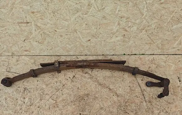 Toyota Hilux (AN10, AN20, AN30) Rear leaf spring 