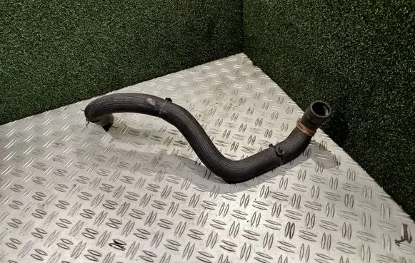 Renault Trafic III (X82) Engine coolant pipe/hose 215019847R