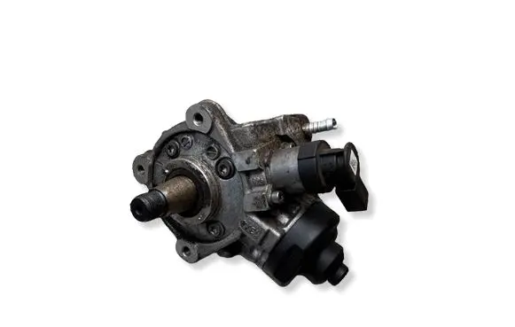 Volkswagen PASSAT B7 Fuel injection high pressure pump 0445010526 03L130755L