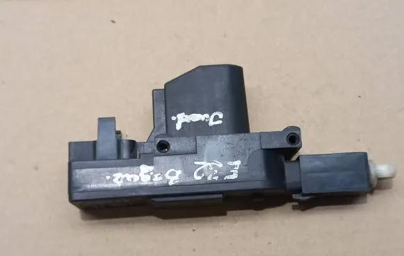 BMW 7 E32 Tailgate boot lock/latch motor 1378396 5126
