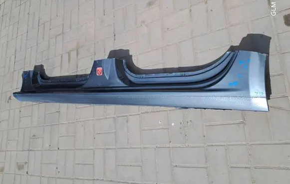 Citroen C4 II Picasso Sill