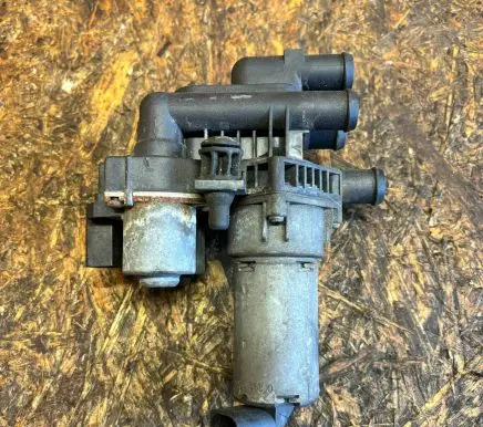 Mercedes-Benz E W124 Electric auxiliary coolant/water pump 1147412129