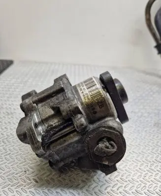 BMW X5 E53 Power steering pump 6762279 7692974533