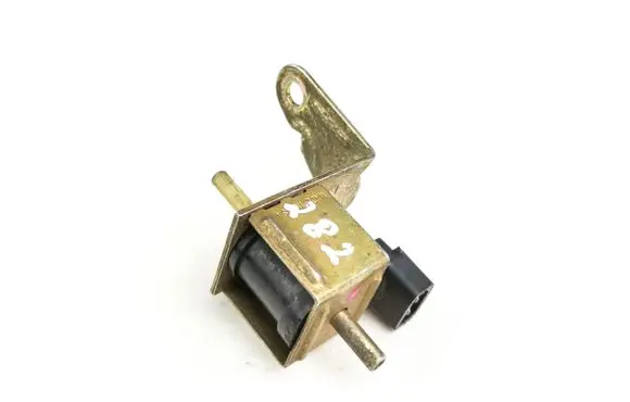 Audi A6 S6 C4 4A Turbo solenoid valve 437906283a