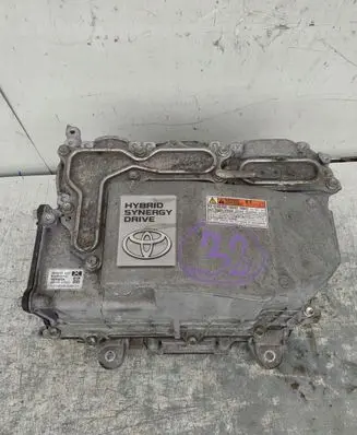 Toyota Yaris Voltage converter inverter 52033