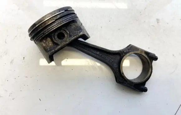 Opel Astra G Piston with connecting rod 9047