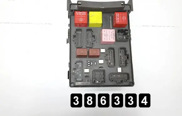 Renault Laguna II Fuse module 8200004201e 518831011