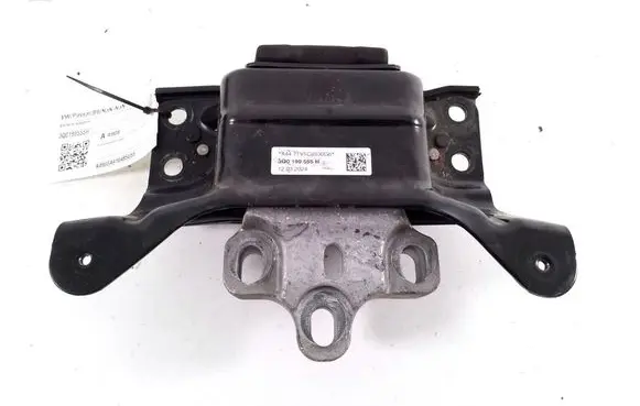 Volkswagen PASSAT B9 Engine mount bracket 3Q0199555H